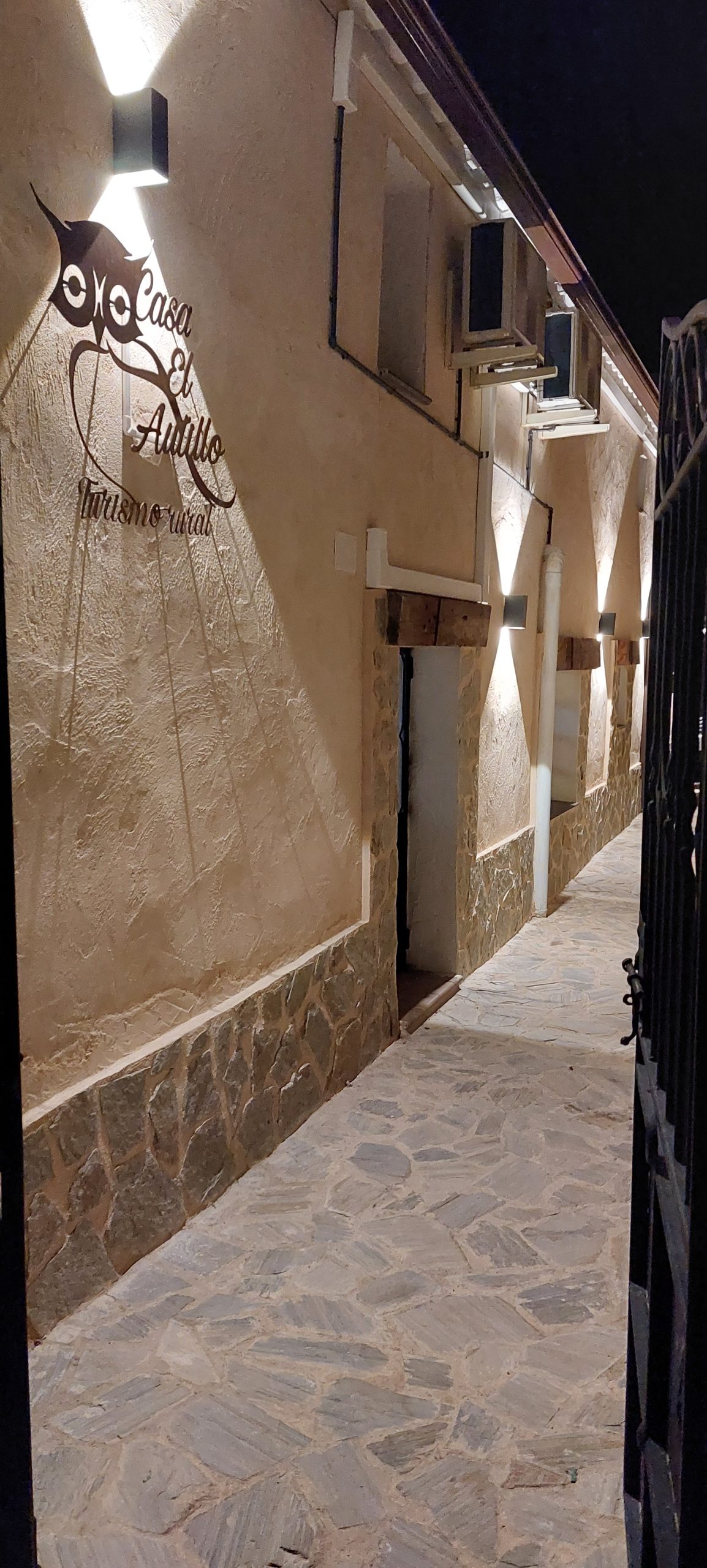 Casa El Autillo en Casas del Cerro, Alcalá de Júcar (hasta 14 personas)